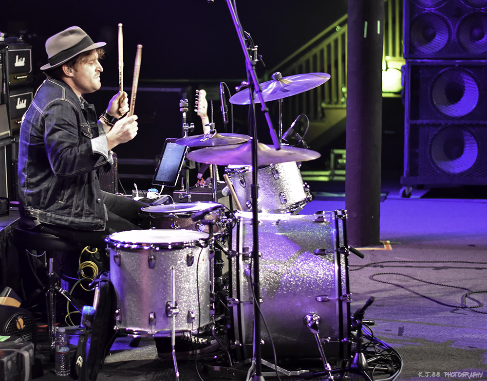 Max Fite, Roseland Theater, photo by Kevin Pettigrew