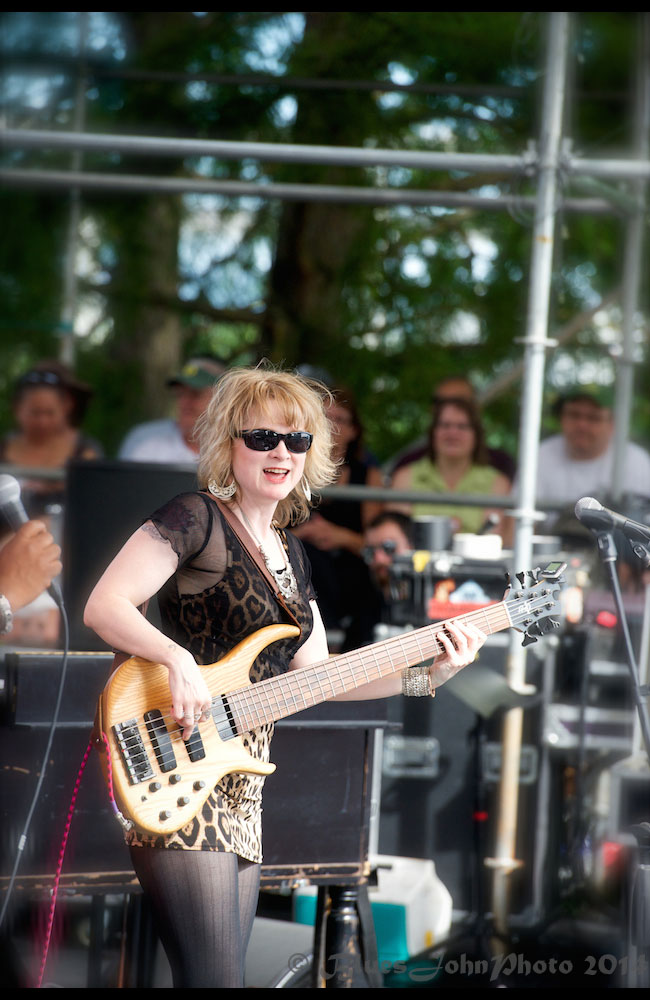 Lisa Mann, Waterfront Blues Festival, Tom McCall Waterfront Park, photo by John Alcala