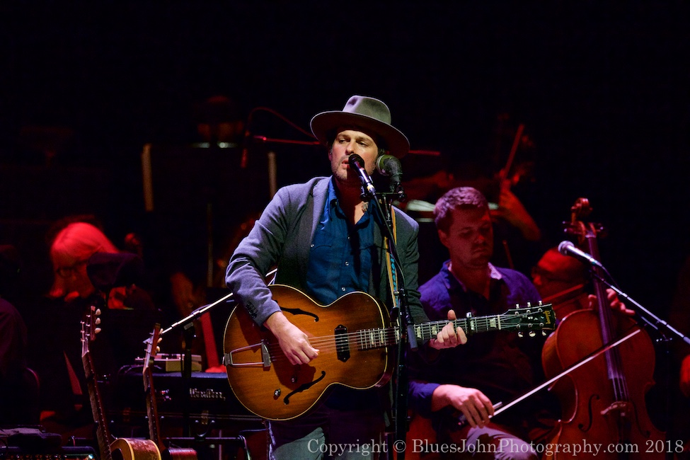 Gregory Alan Isakov, Oregon Symphony, Arlene Schnitzer Concert Hall, photo by John Alcala