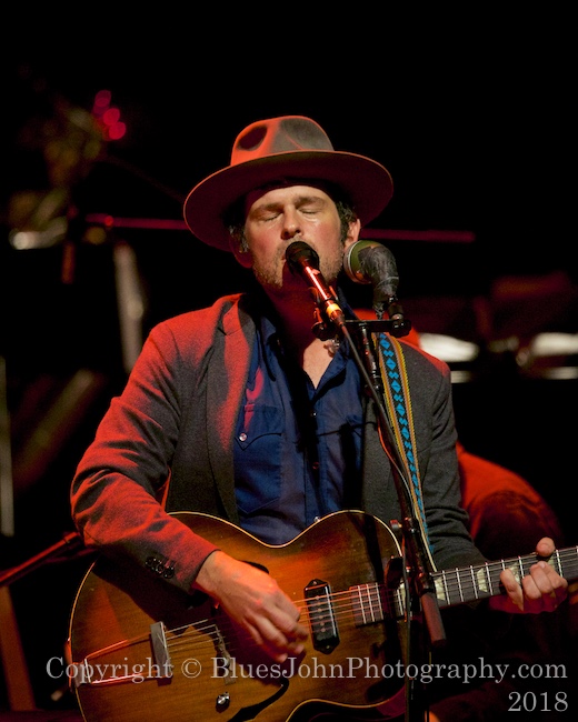 Gregory Alan Isakov, Oregon Symphony, Arlene Schnitzer Concert Hall, photo by John Alcala