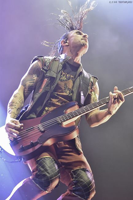 Shinedown, Veterans Memorial Coliseum, photo by Kevin Pettigrew