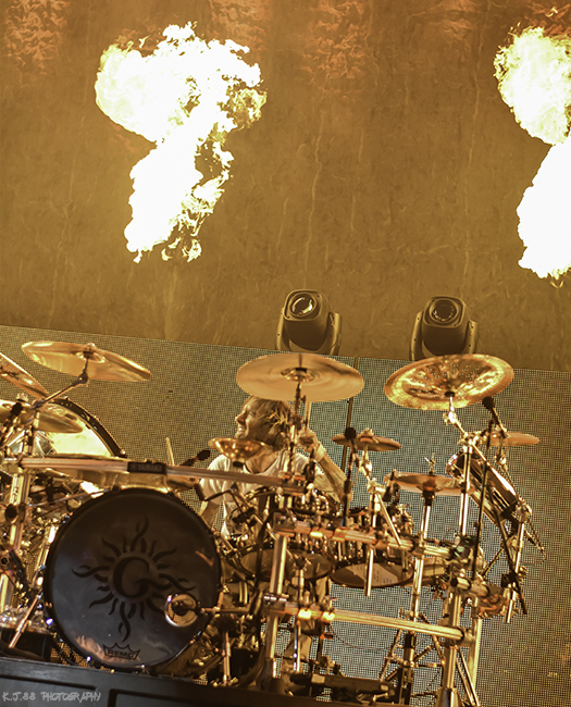 Godsmack, Veterans Memorial Coliseum, photo by Kevin Pettigrew