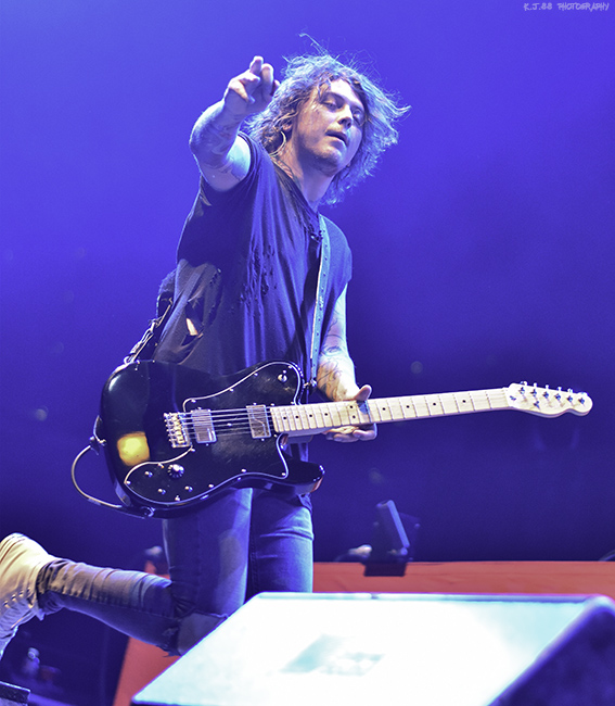 Asking Alexandria, Veterans Memorial Coliseum, photo by Kevin Pettigrew