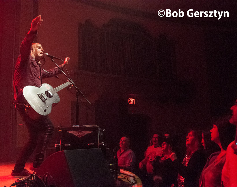 The Alarm, Aladdin Theater, photo by Bob Gersztyn