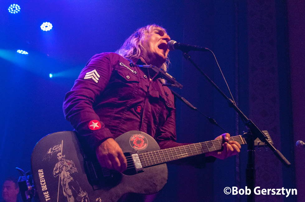 The Alarm, Aladdin Theater, photo by Bob Gersztyn