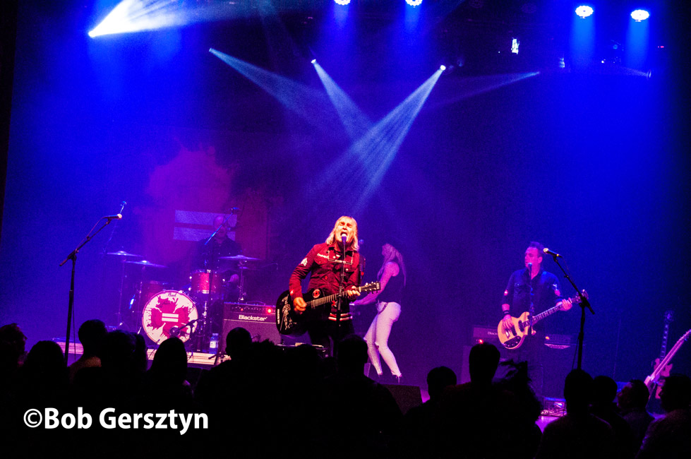The Alarm, Aladdin Theater, photo by Bob Gersztyn
