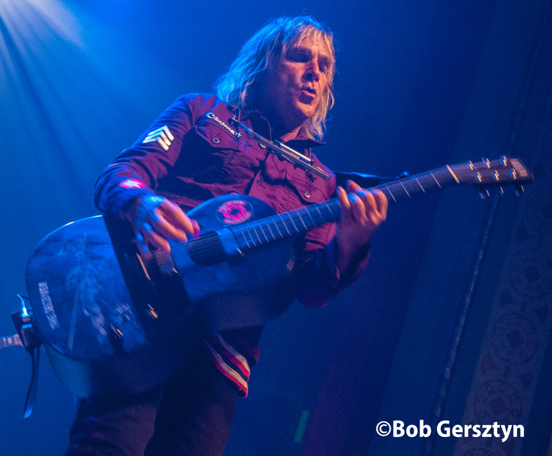 The Alarm, Aladdin Theater, photo by Bob Gersztyn
