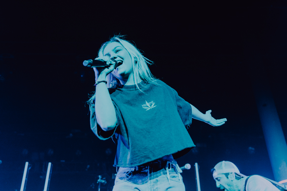 Carlie Hanson, Roseland Theater, photo by Sydnie Kobza