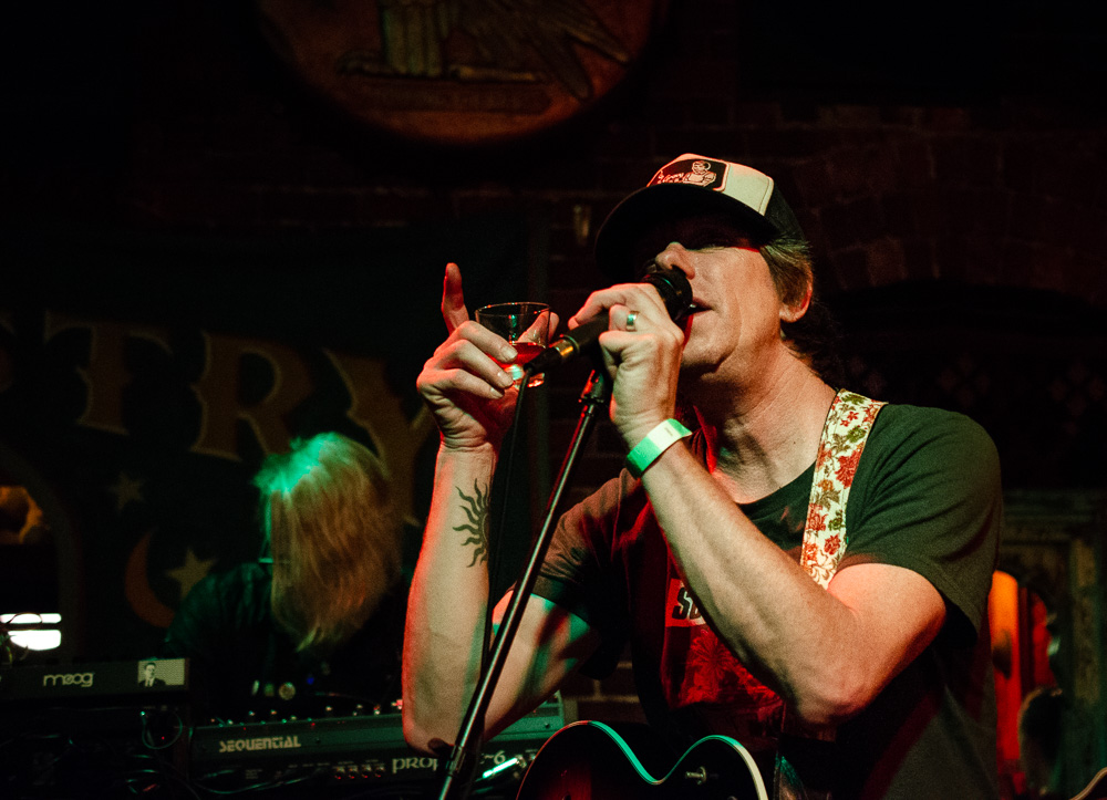 Vacilando, White Eagle Saloon, photo by Anne Barrett
