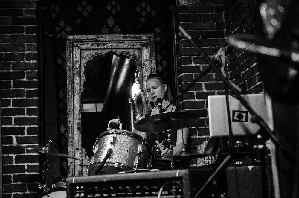 Vacilando, White Eagle Saloon, photo by Anne Barrett
