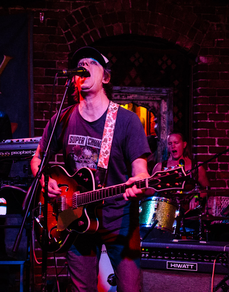 Vacilando, White Eagle Saloon, photo by Anne Barrett