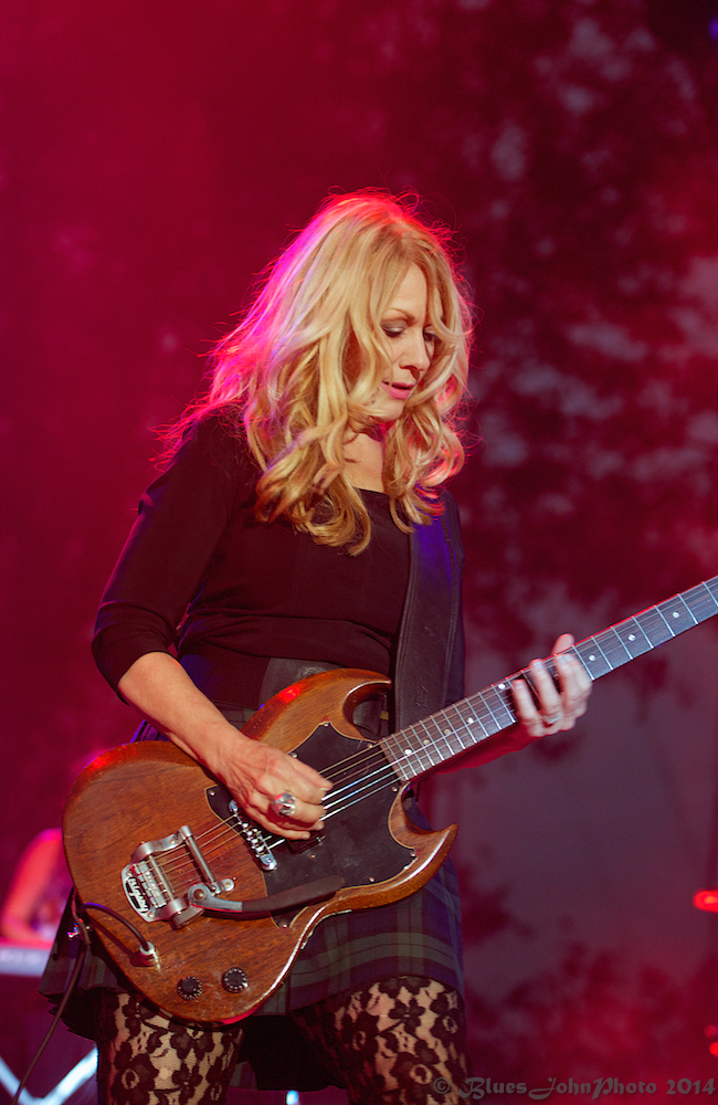 Heart, Edgefield Amphitheater, photo by John Alcala