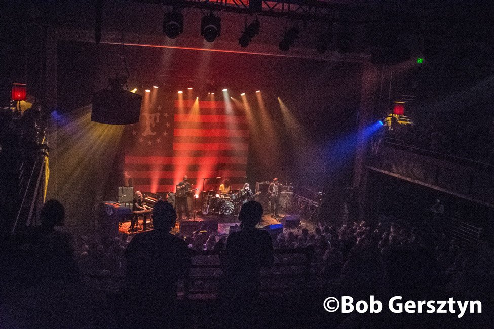 Chris Robinson Brotherhood, Revolution Hall, photo by Bob Gersztyn
