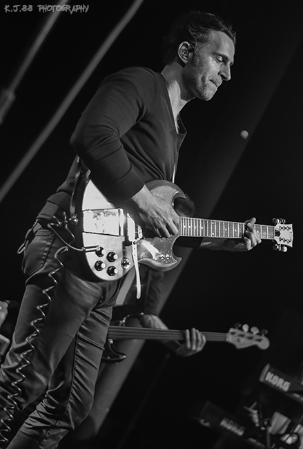 Dweezil Zappa, Roseland Theater, photo by Kevin Pettigrew